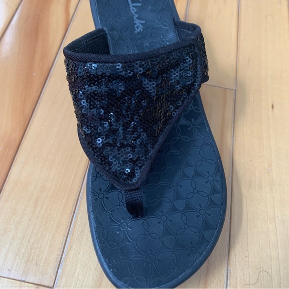 Clarks Slip on Sequin Heel Sandals in Black - Size 8 - Picture 8 of 8